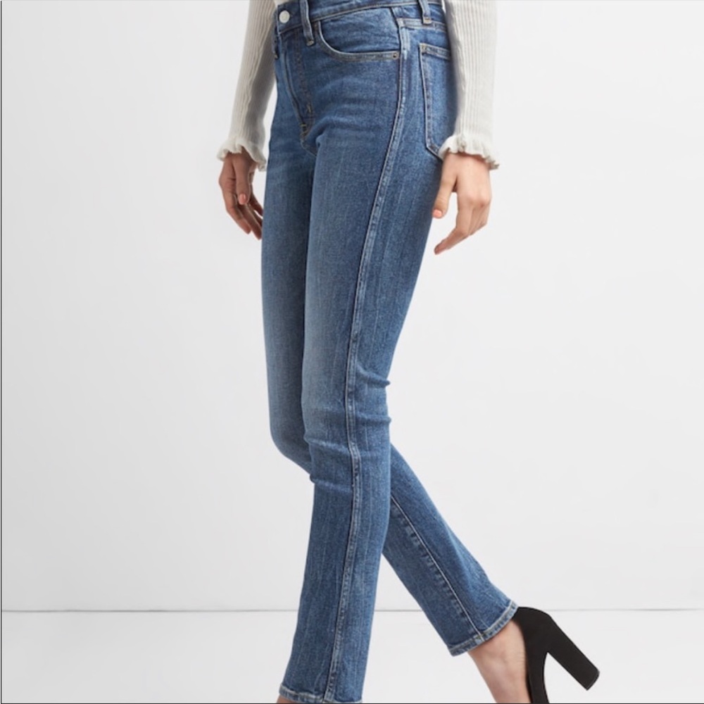 GAP High Rise Slim Straight Jean